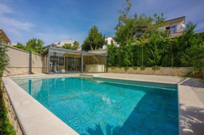 Einzigartiges Apartment nur 500 Meter zum Strand mit Sauna, Gym, Pool, WiFi